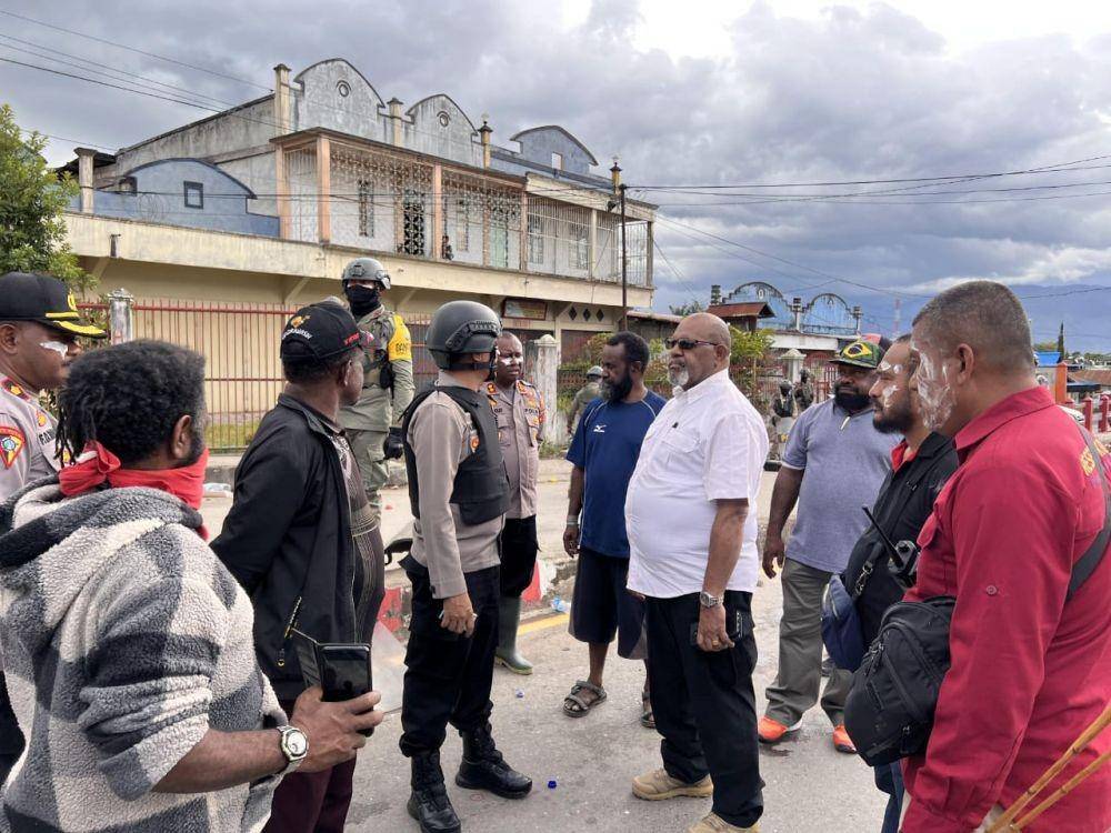 Aparat keamanan saat bertemu dengan para tokoh di wamena, IDN Times/ Istimewa