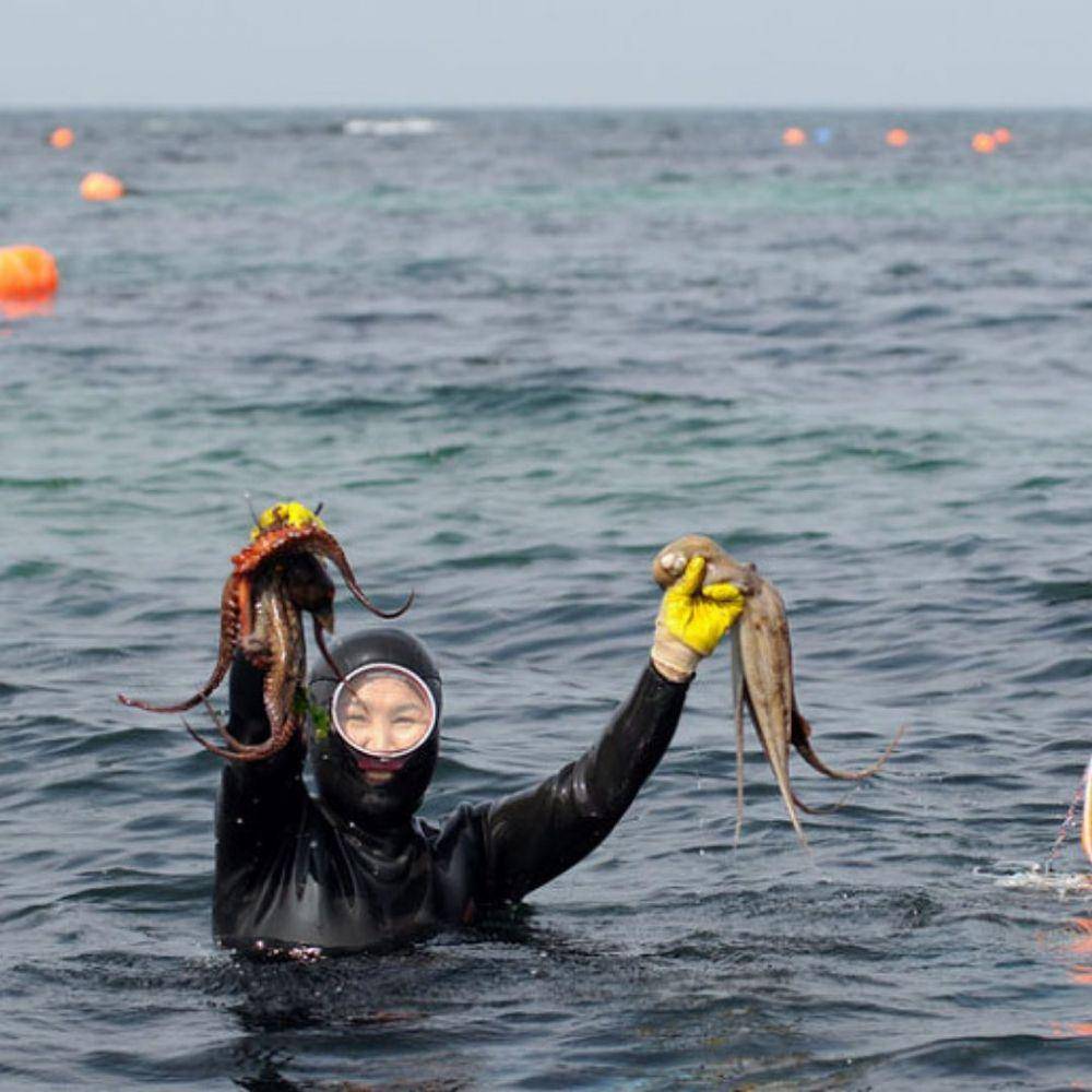Potret wanita Haenyeo di Jeju Island (instagram.com/visitjeju.en)
