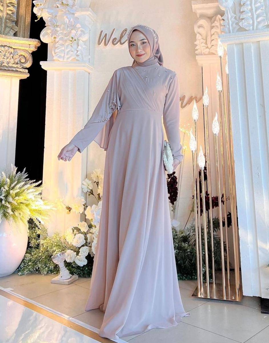 OOTD Kondangan (instagram.com/lailynrhyt)