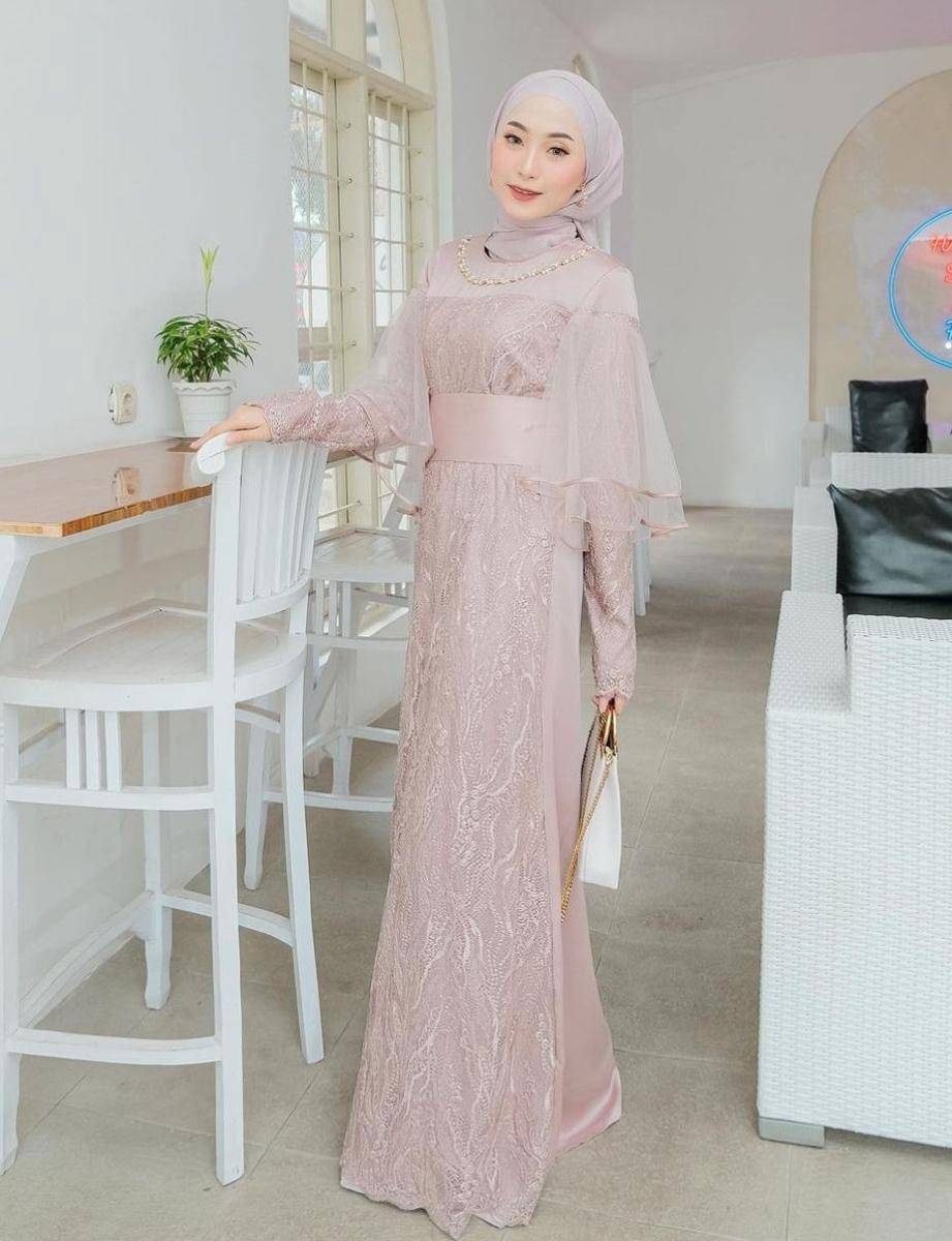 OOTD Kondangan (instagram.com/lailynrhyt)