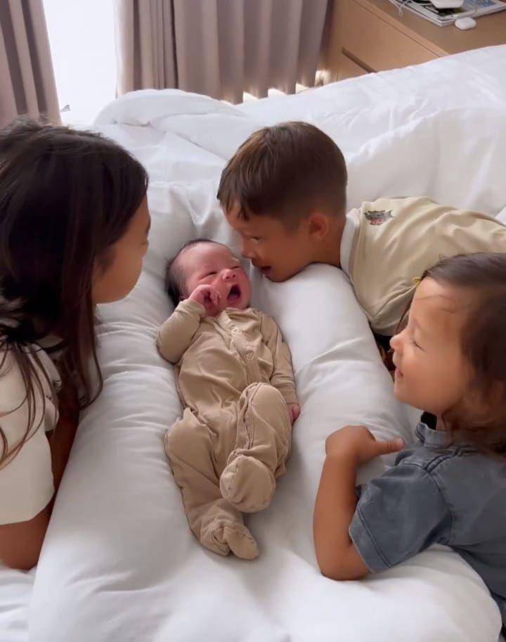 potret buah hati Jennifer Bachdim (instagram.com/jenniferbachdim)