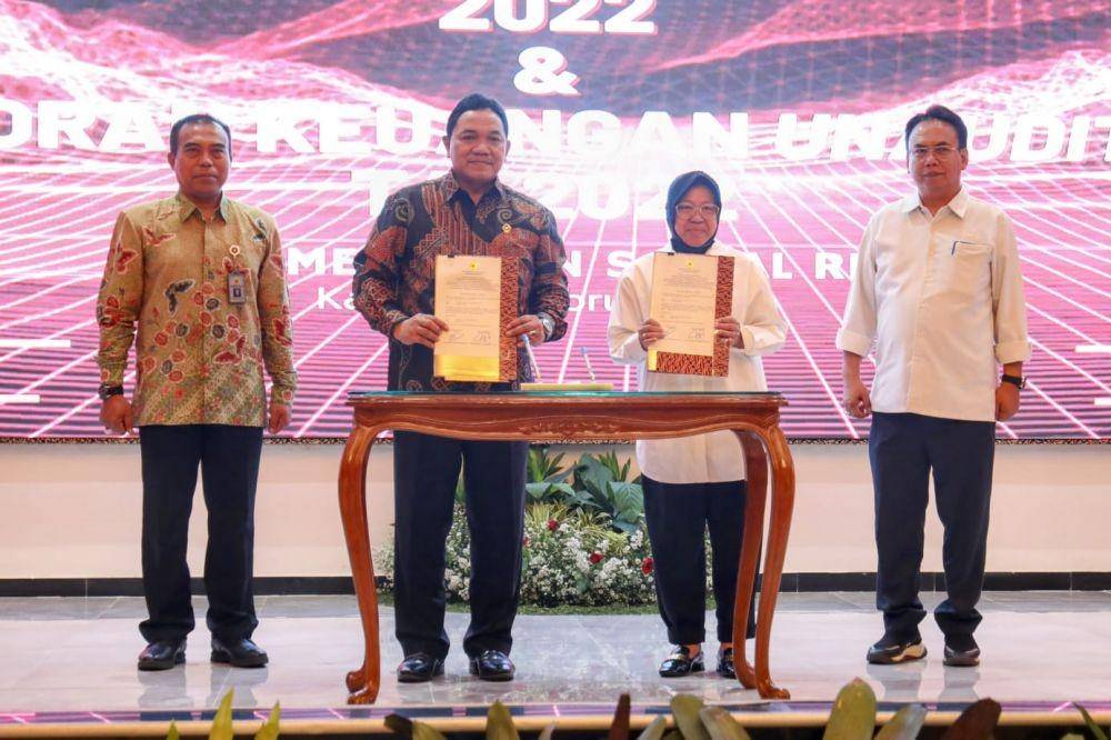 Badan Pemeriksa Keuangan (BPK) memuji langkah Menteri Sosial dalam menertibkan dan mengelola keuangan di Kementerian Sosial. Apresiasi ini disampaikan setelah serangkaian pengujian dan audit yang dilakukan selama dua tahun terakhir. (Dok. Kemensos)