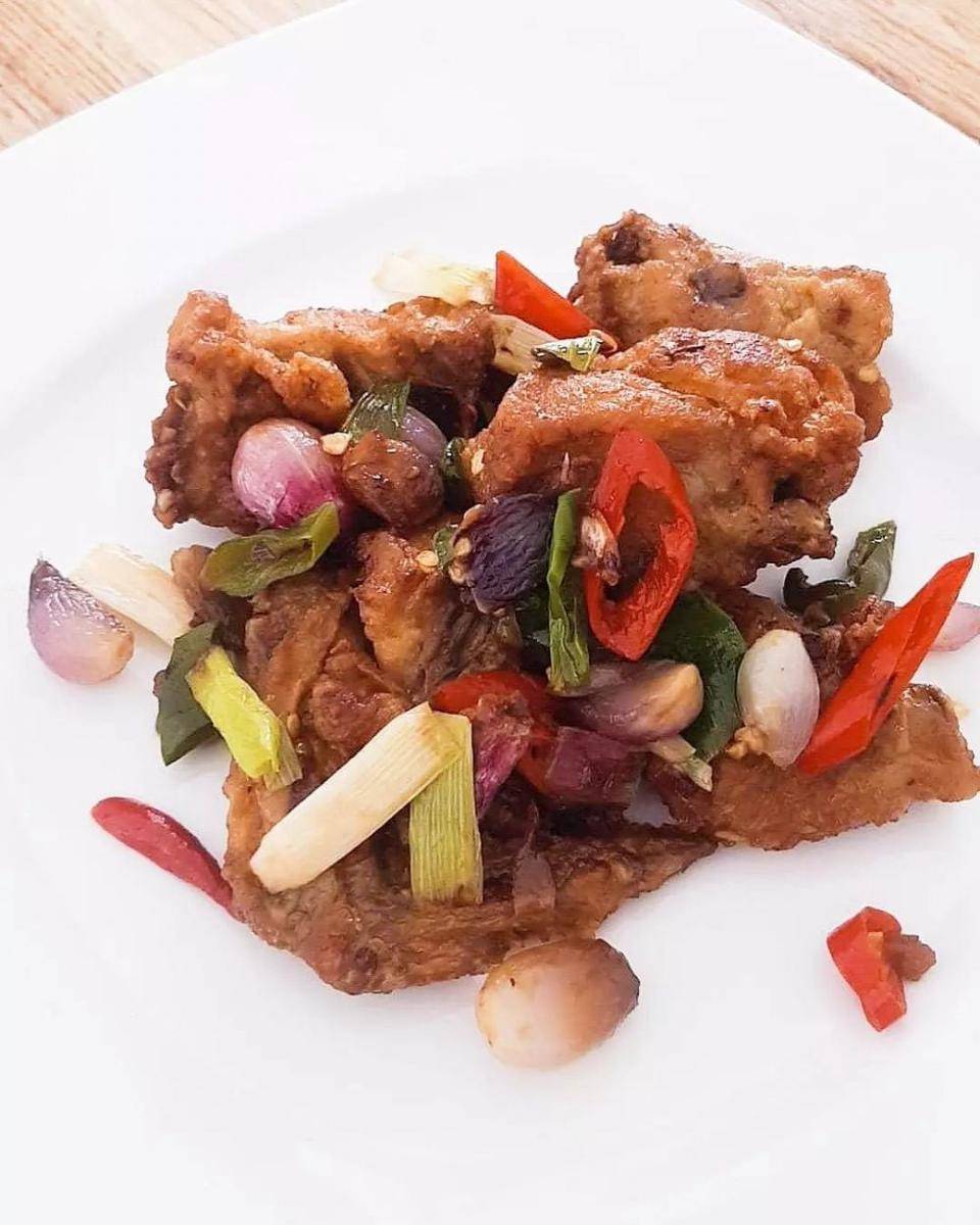 Ilustrasi ayam goreng oseng bawang (instagram.com/yoelan_kitchen)