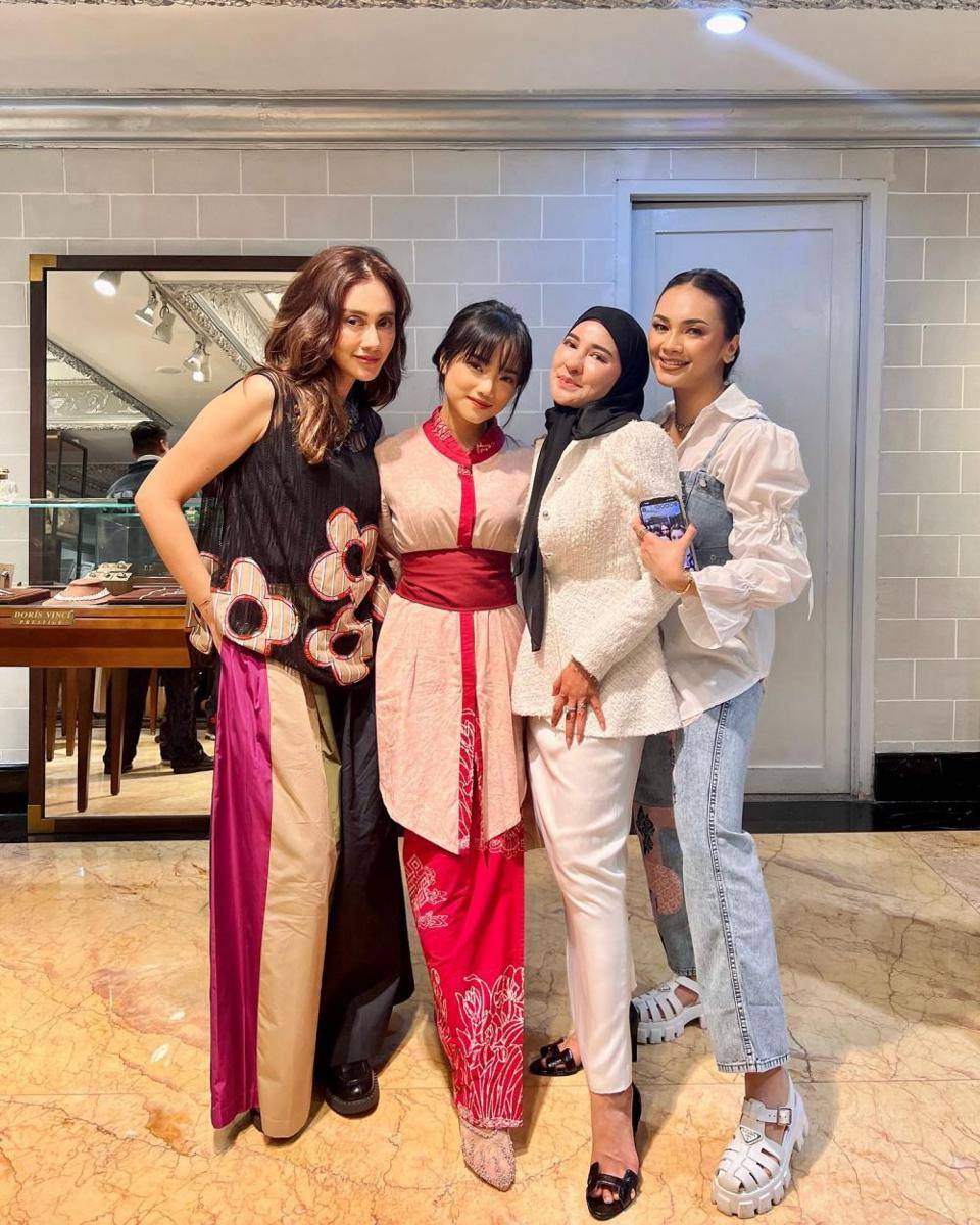 potret Fuji di acara launching parfum Marissya Icha (instagram.com/fuji_an)