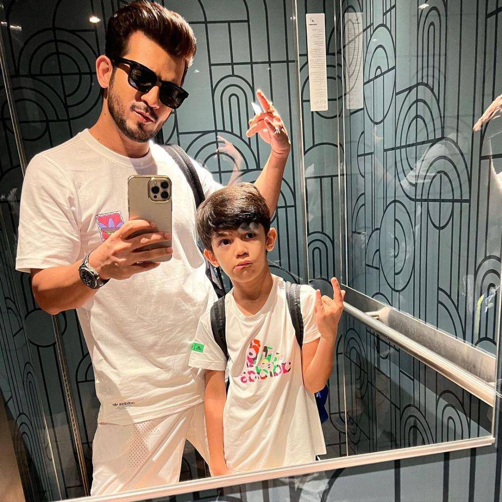 Arjun Bijlani dan putranya (instagram.com/arjunbijlani)