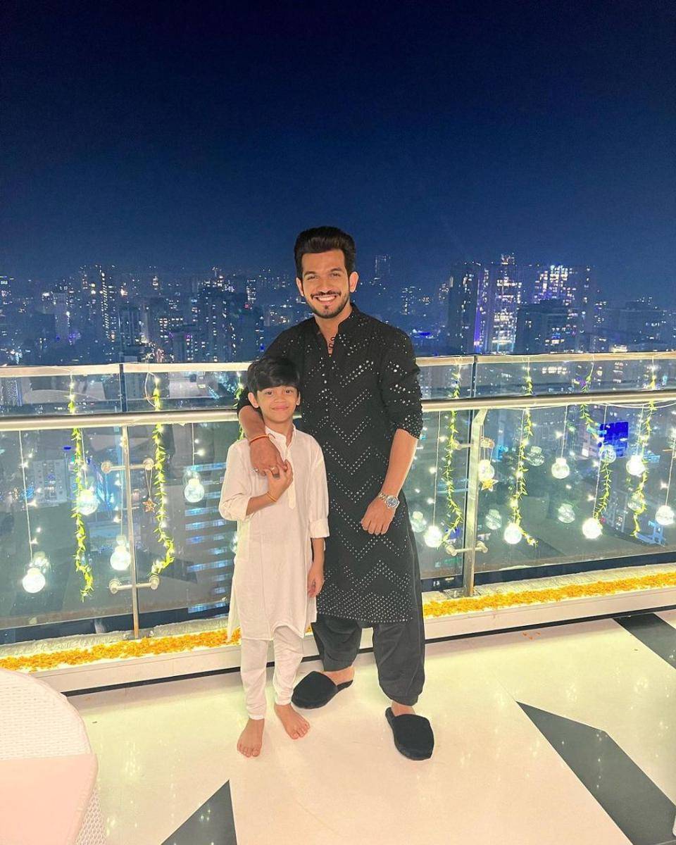 Arjun Bijlani dan putranya (instagram.com/arjunbijlani)