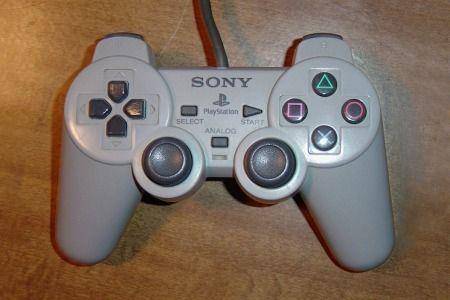 Dual Analog PlaySatation (fanpop.com)