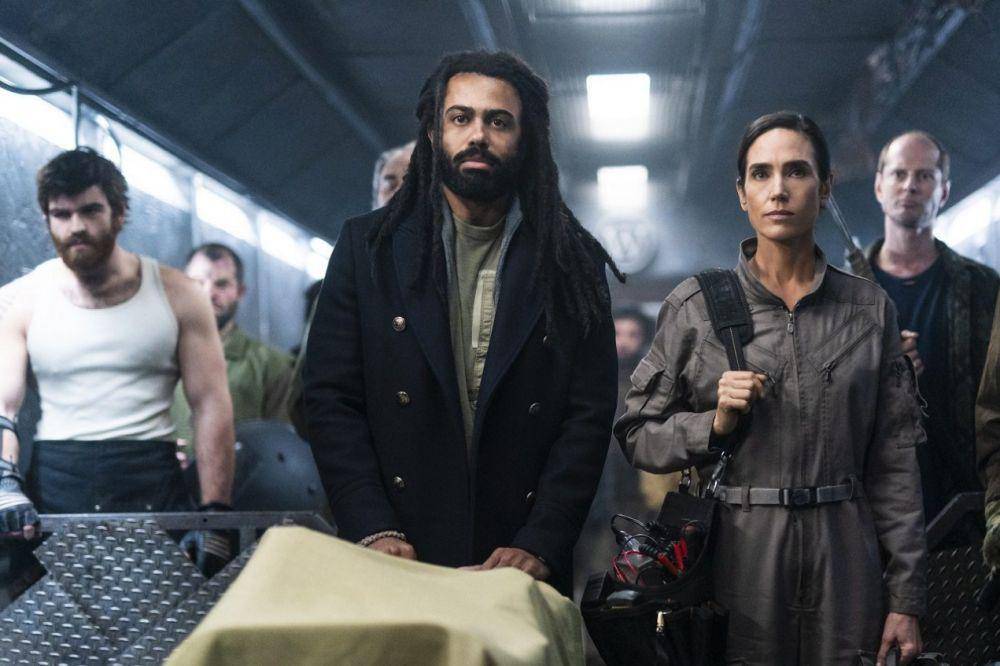 adegan dalam serial Snowpiercer (dok. CJ Entertainment/Snowpiercer)