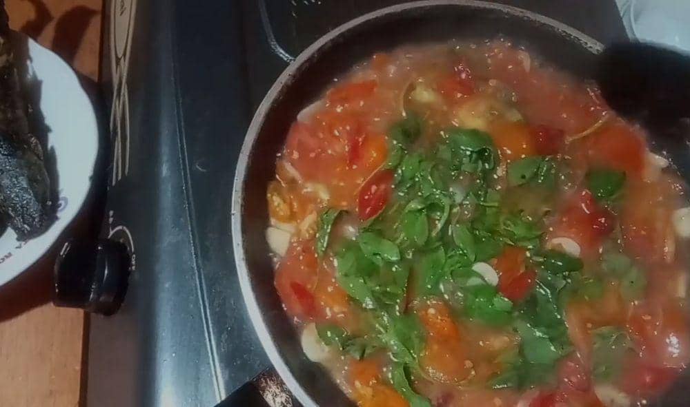 ilustrasi memasak oseng lele bawang kemangi (youtube.com/GRIYA NANDA PUTRA)