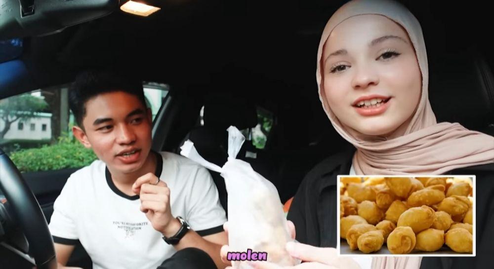 Acungkan Jempol, 9 Potret Tugba Coba Makanan Pinggir Jalan Indonesia