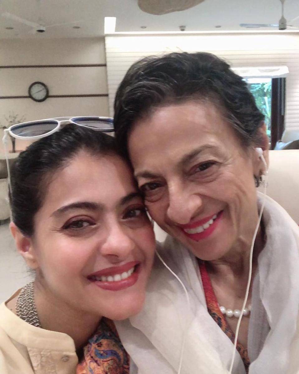 Kajol dan ibunya (instagram.com/kajol)