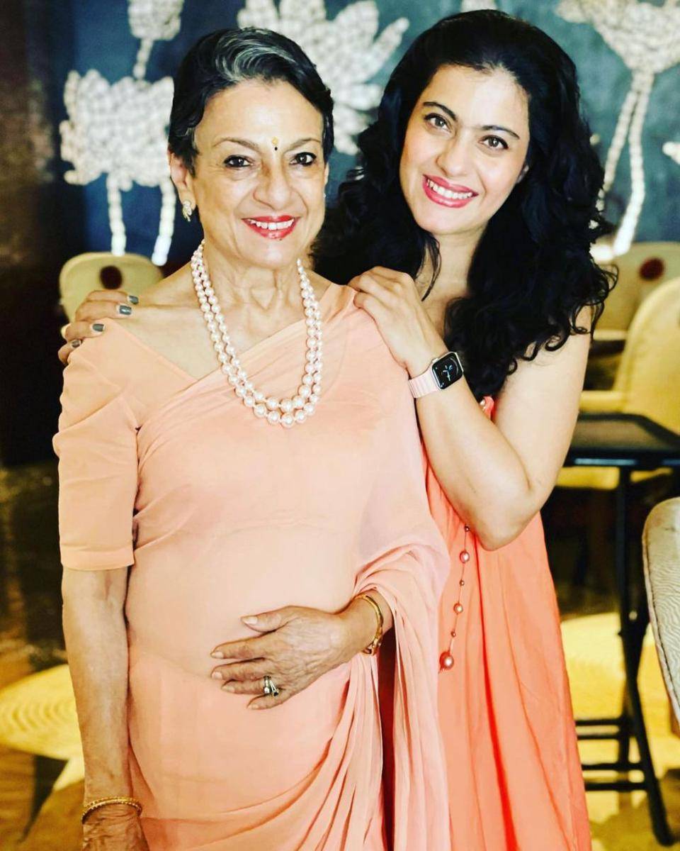 Kajol dan ibunya (instagram.com/kajol)
