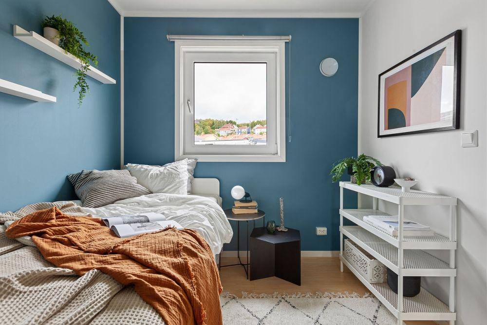 Ilustrasi kamar tidur sempit dengan sentuhan warna biru (pixabay.com/Lisaphotos195)