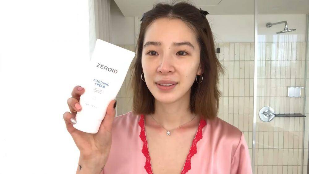 Cuplikan step Korean skincare routine ala Irene Kim (youtube.com/Vogue)
