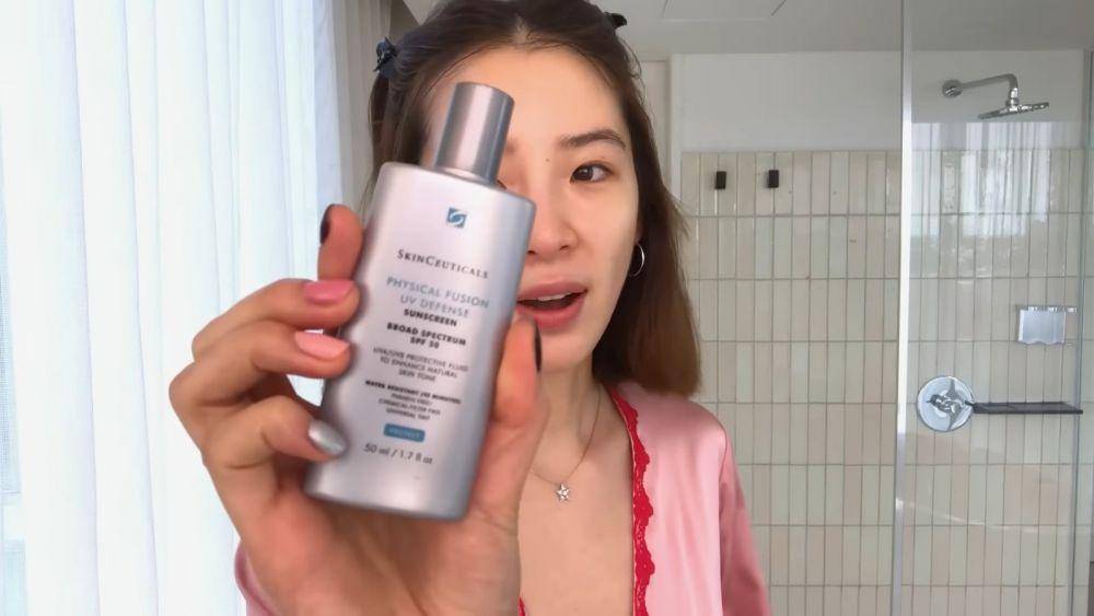 Cuplikan step Korean skincare routine ala Irene Kim (youtube.com/Vogue)