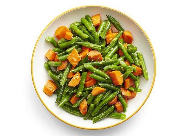 tumis wortel buncis (foodnetwork.com)