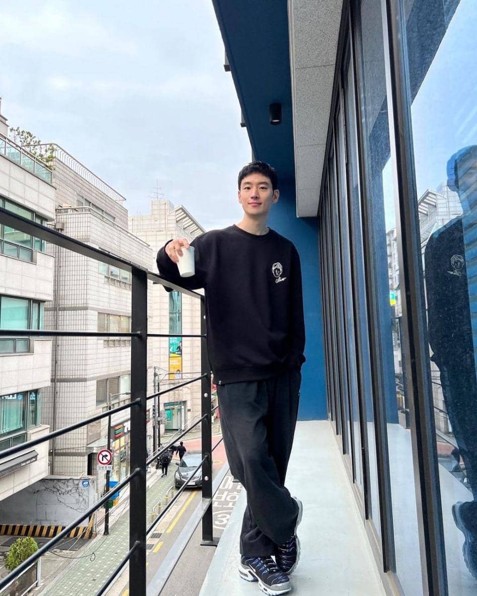 OOTD Lee Je Hoon (instagram.com/leejehoon_official)