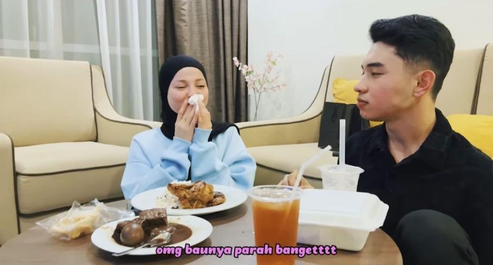 9 Potret Tugba Kiara Cicipi Jengkol dan Pete, Meringis!