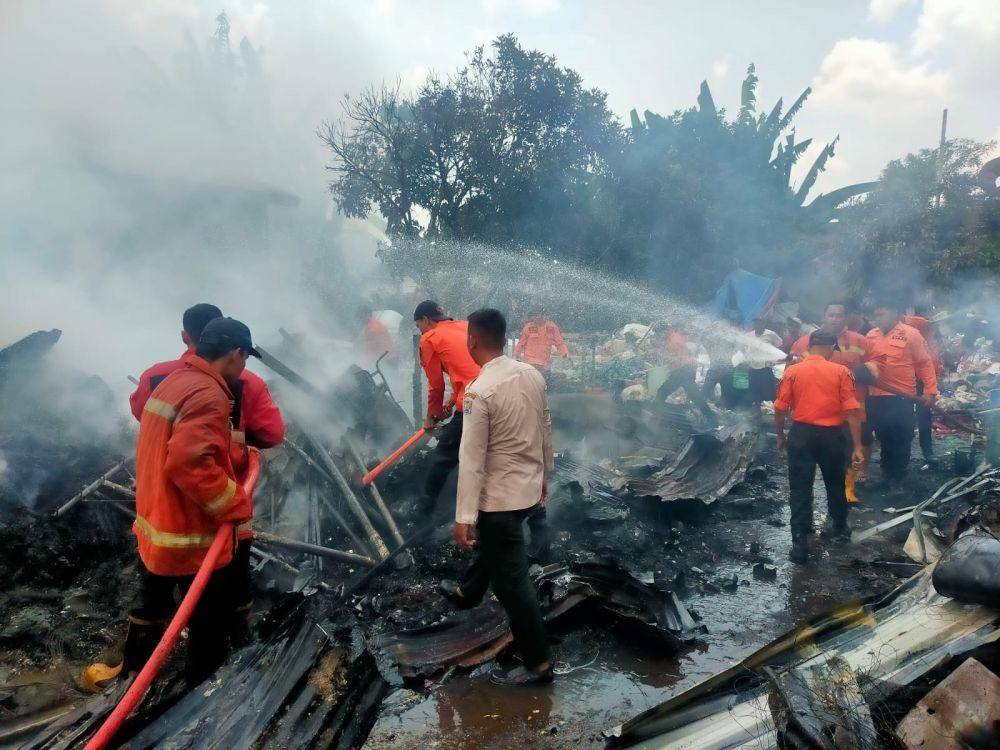 Gudang botot yang hangus dilalap si jago merah di Binjai (IDN Times/ istimewa)