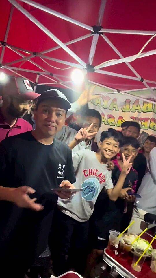 Raffi Ahmad investasi di penjual kaki lima. (instagram.com/raffinagita1717)