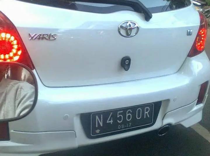 potret lucu nomor kendaraan saat dibaca (facebook.com/Faris Infinity)