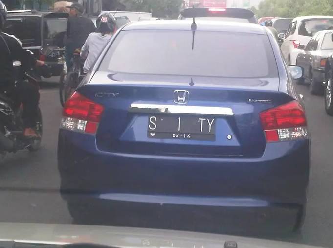 potret lucu nomor kendaraan saat dibaca (facebook.com/Nomor Kendaraan Unik Unik)