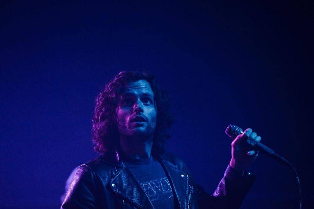 Penn Badgley (instagram.com/pennbadgley)