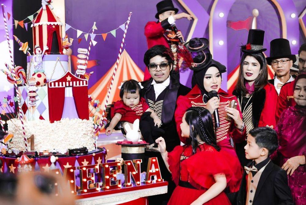 9 Dekorasi Ultah Pertama Ameena Atta, Meriah Bertema Sirkus