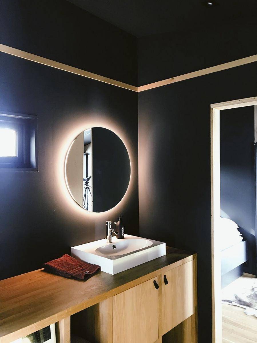 inspirasi lampu kamar mandi (pexels.com/@julieaagaard)