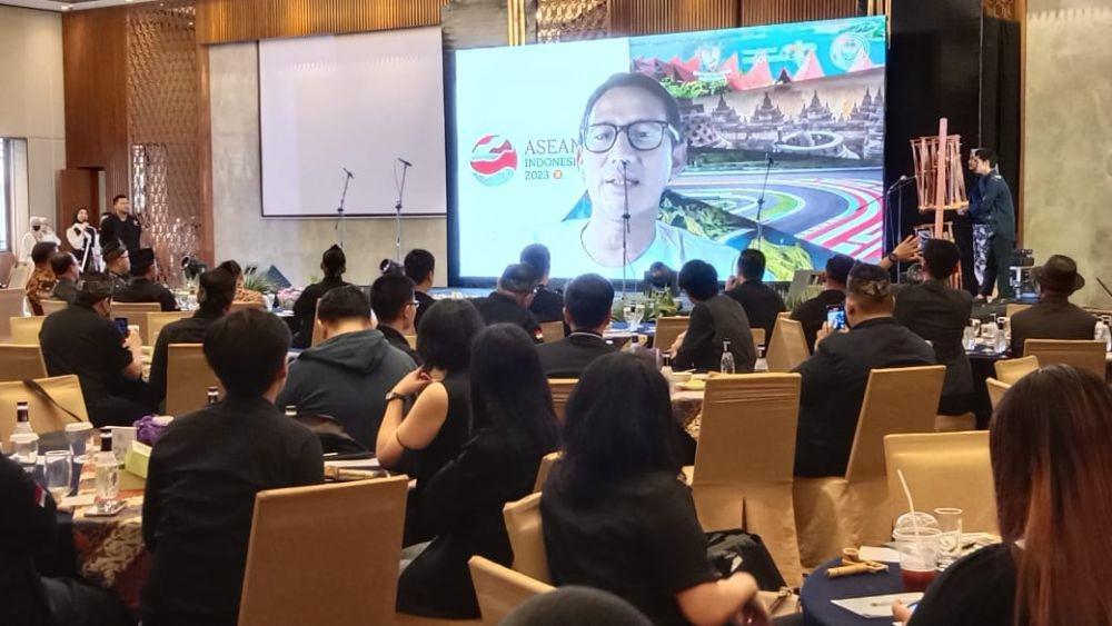 Menteri Sandiaga Ajak Anak Muda Berani Ciptakan Lapangan Kerja