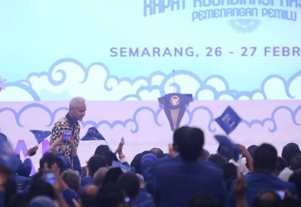 Gubernur Jateng Ganjar Pranowo menyapa massa dan pengurus PAN. (IDN Times/Dok Humas Pemprov Jateng)