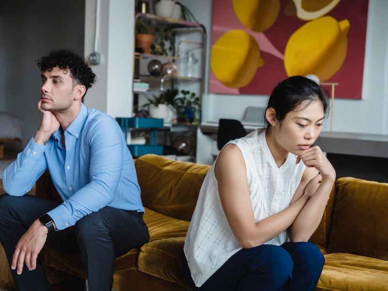 5 Tips bagi Kamu yang Sulit Membuka Diri ke Pasangan