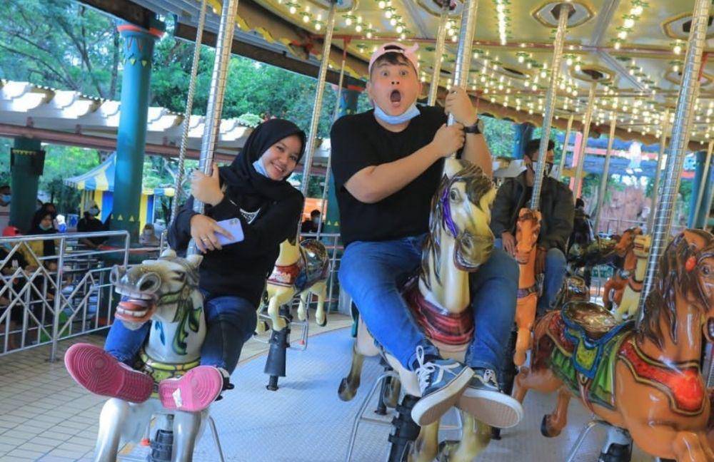Lolox bersama istri (instagram.com/chikaradix)