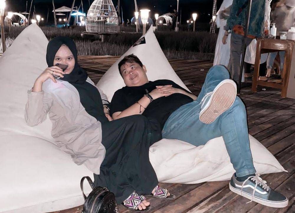 Lolox bersama istri (instagram.com/chikaradix)