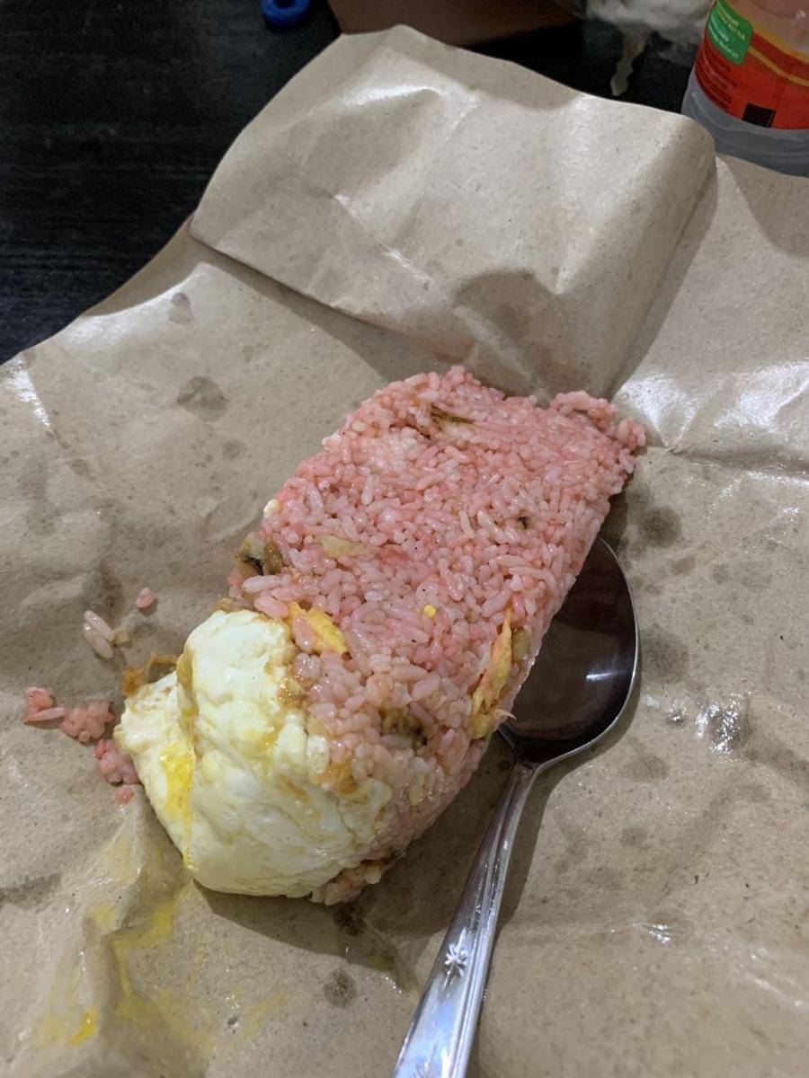 makan gak sesuai realita (twitter.com/mayestikaj)