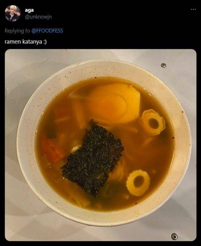 makan gak sesuai realita (twitter.com/unknowjn)