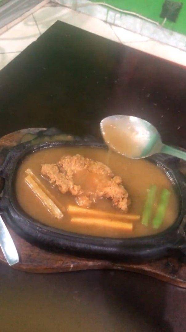 makan gak sesuai realita (twitter.com/senshineey)