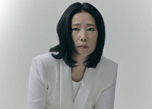 Shim So Young (instagram.com/starweave_official)