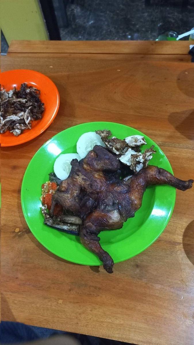 makan gak sesuai realita (twitter.com/bububku)