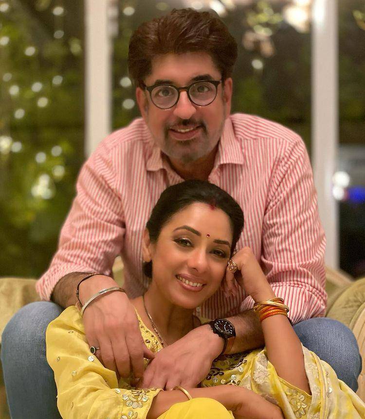 Rupali Ganguly bersama suami (instagram.com/rupaliganguly)