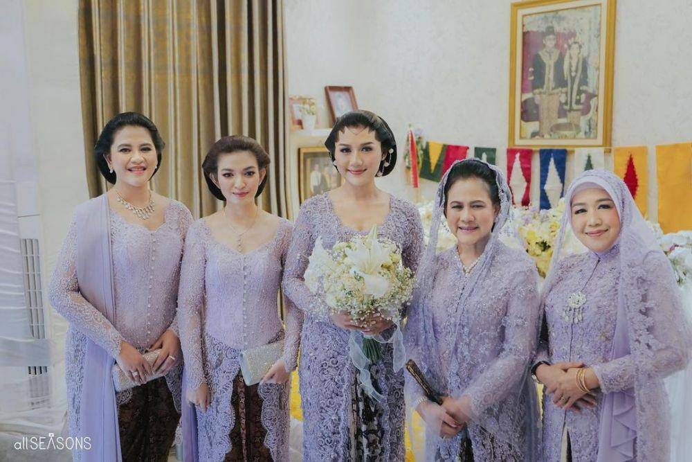 Seragam keluarga. (instagram.com/allseasonsphoto)