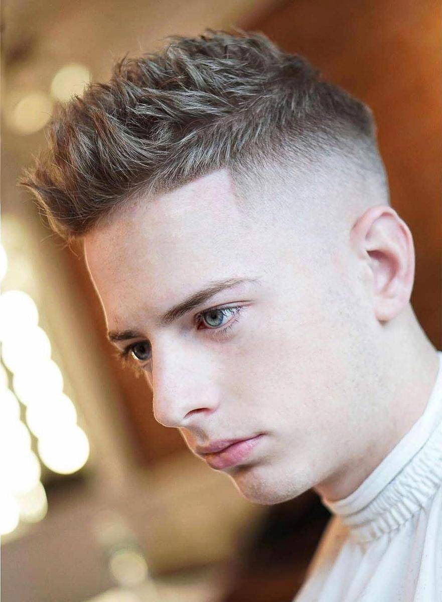 Low spike, potongan rambut pria untuk muka bulat (pinterest.com)