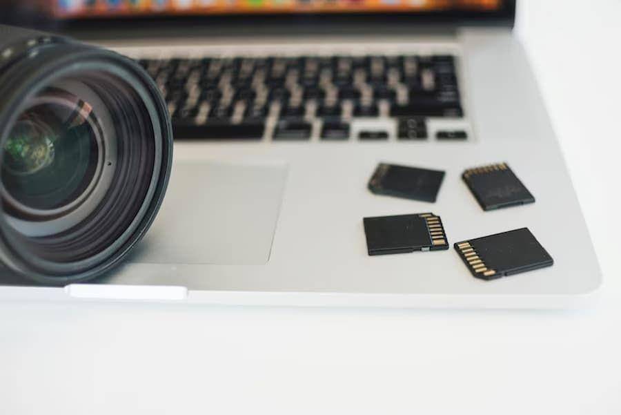 ilustrasi SD card (freepik.com/freepk)