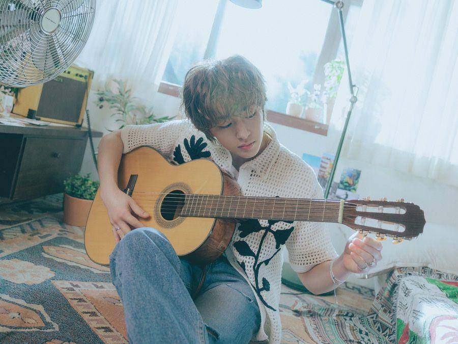 potret Onew SHINee di teaser image full album pertama "Circle" (twitter.com/SHINee)