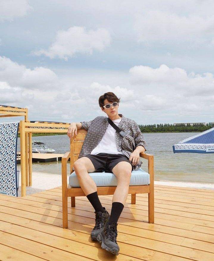 outfit short pants ala Win Metawin (instagram.com/winmetawin)