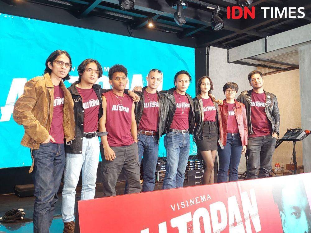 Film Ali Topan saat konferensi pers di Kopi Bajawa Flores Kemang, Jakarta Selatan pada Senin, 27 Februari 2023. (IDN Times/Erfah Nanda)
