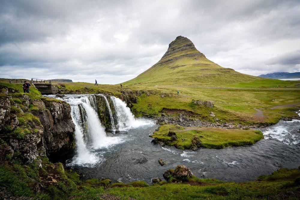 Potret Kirkjufellsfoss di Iceland (unsplash.com/koushikc)