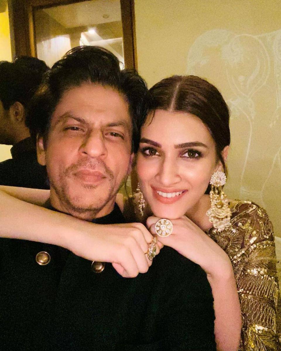 Kriti Sanon dan Shah Rukh Khan (instagram.com/kritisanon)
