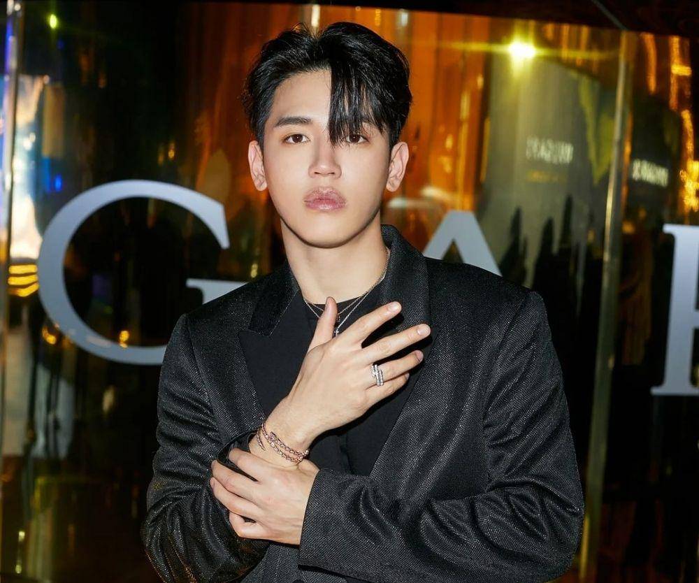 New Thitipoom (instagram.con/newwiee)
