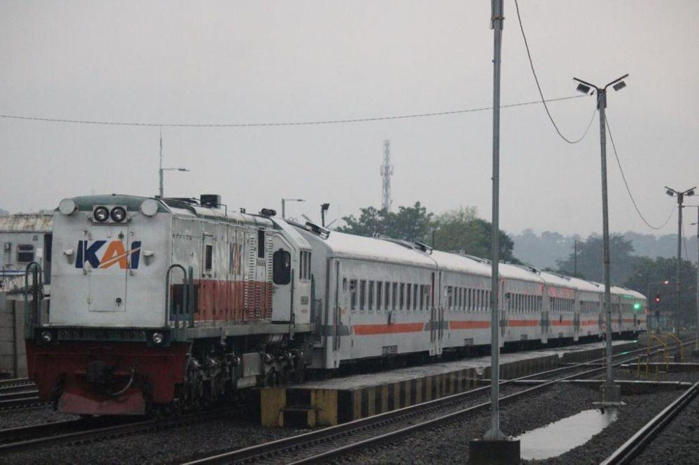 Jalur Kereta Haurpugur-Stasiun Cicalengka Bisa Dilintasi Terbatas